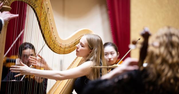 Old meets contemporary KCB ensemble (f Tom De Beuckelaer) - sielke ramakers